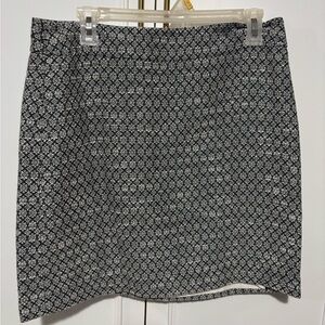 Elegant dark green and White Patterned Skirt